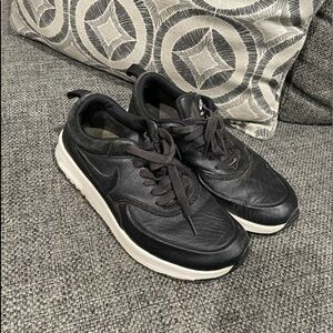 Authentic women’s Nike air max thea
